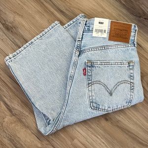 NWT Levi’s Ribcage Straight Ankle 28x27